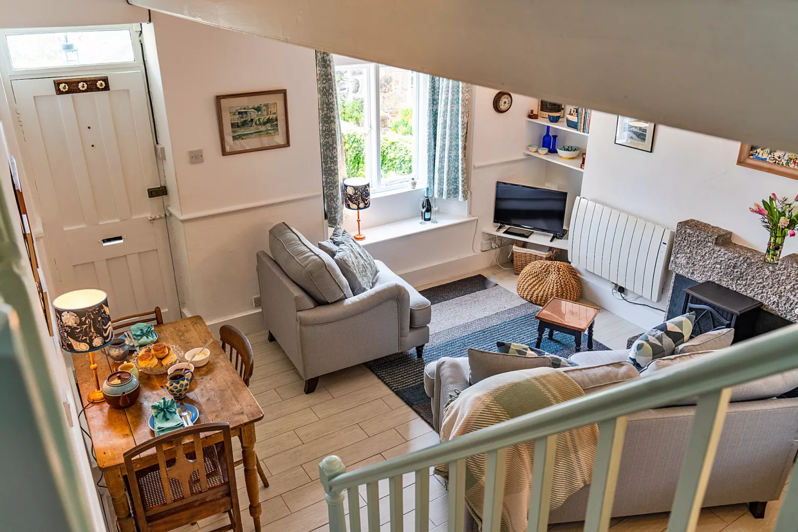 Cosy Mousehole Cottage with Sea Views-Reception hall