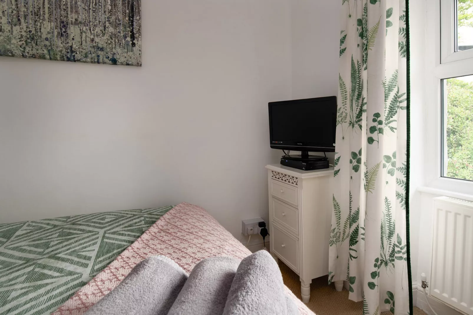 Bron Elan-Bedroom