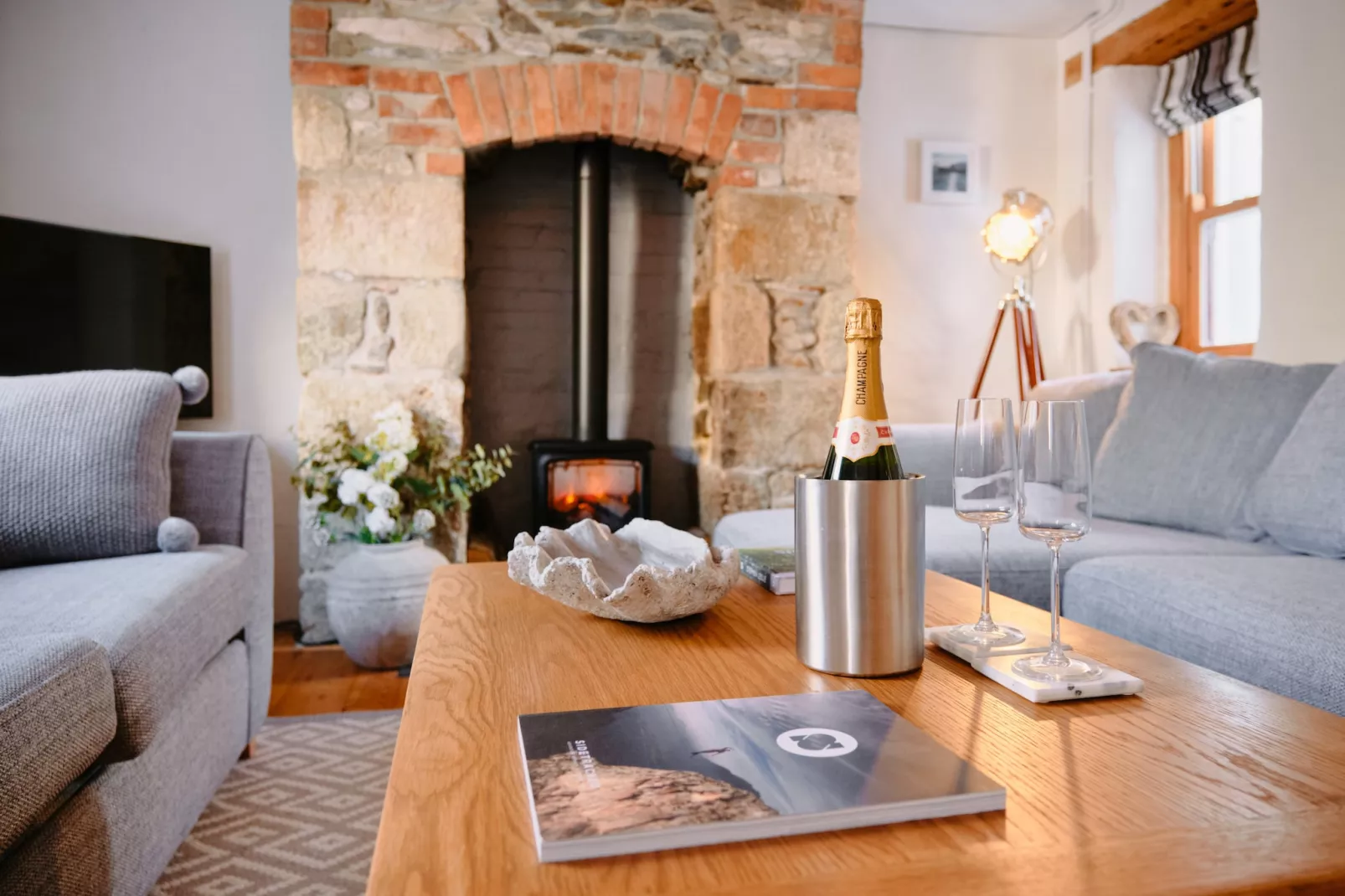 Scallop Cottage-Living room