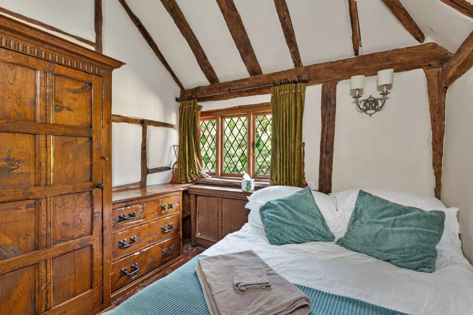 Sandhill Cottage with Hot Tub-Bedroom