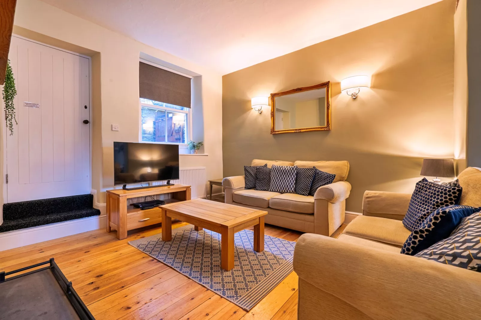 The Cottage at Tideswell-Living room