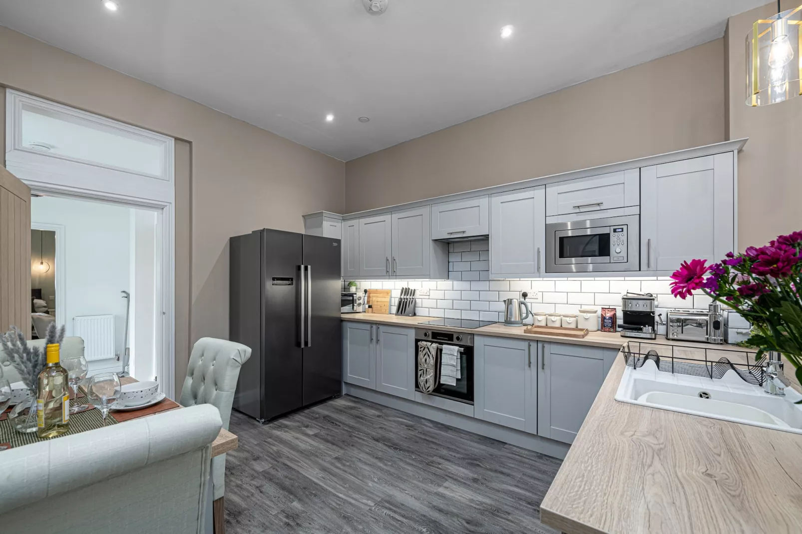 Peace Retreats Apartment - Pwllheli-Kitchen