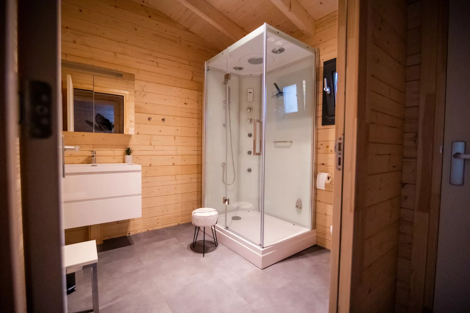 4-persoons wellness lodge-Bathroom