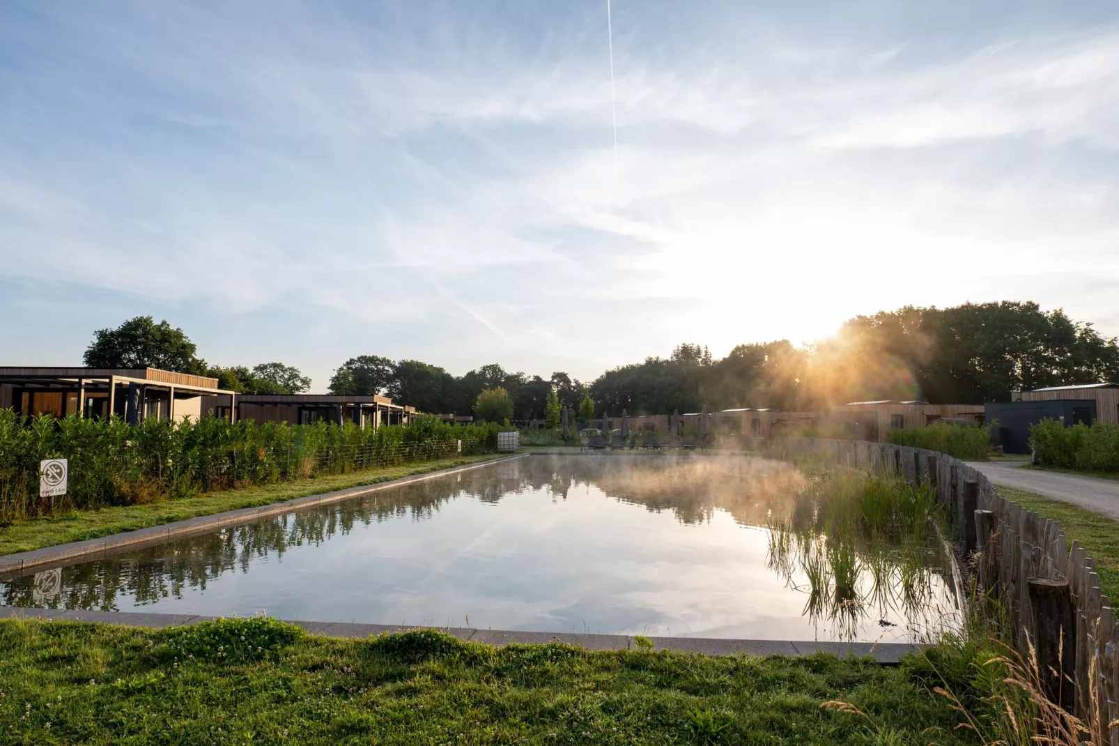 Waterlodge 6 Deluxe met sauna en hottub-Nicht getaggt
