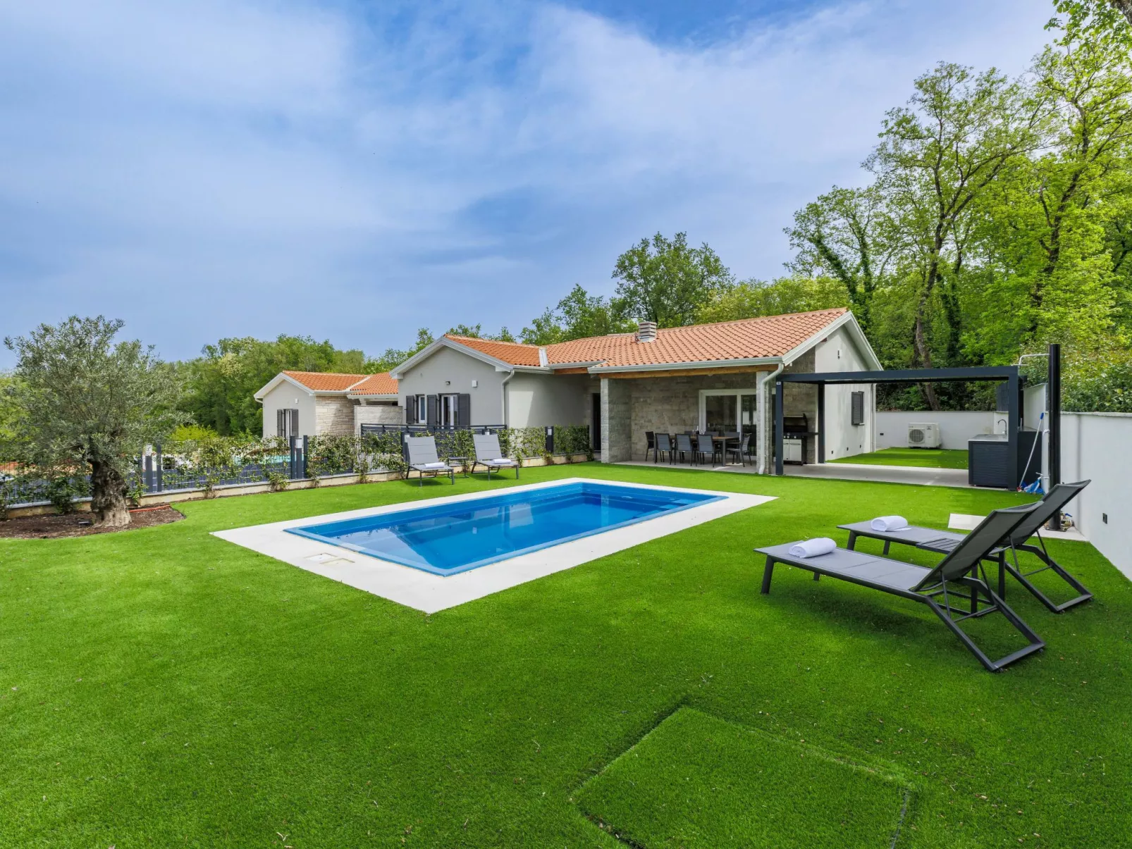 Villa Zoia-Outside