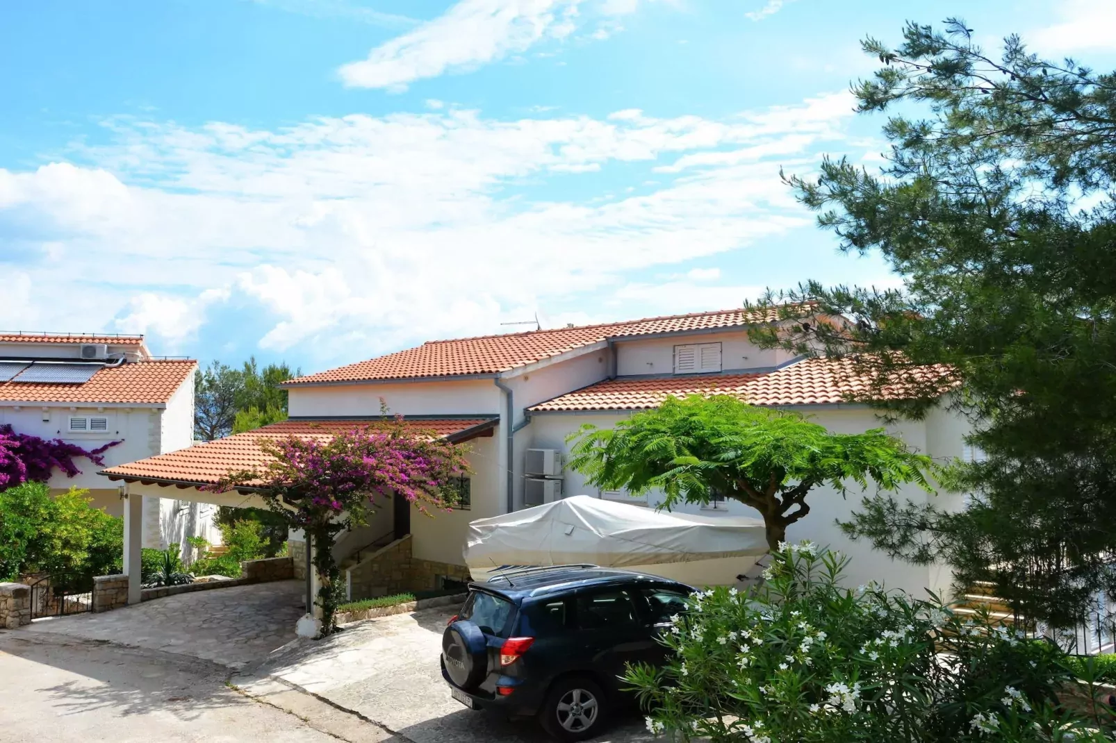 Blissful Bay Apartments Vrboska - One Bedroom Apartment with Balcony (owner Smokva)-Außenbereich