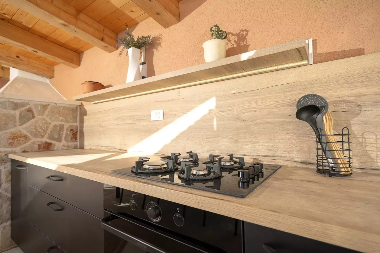 Villa Luce di Mare - Three Bedroom Villa with Pool-Kitchen