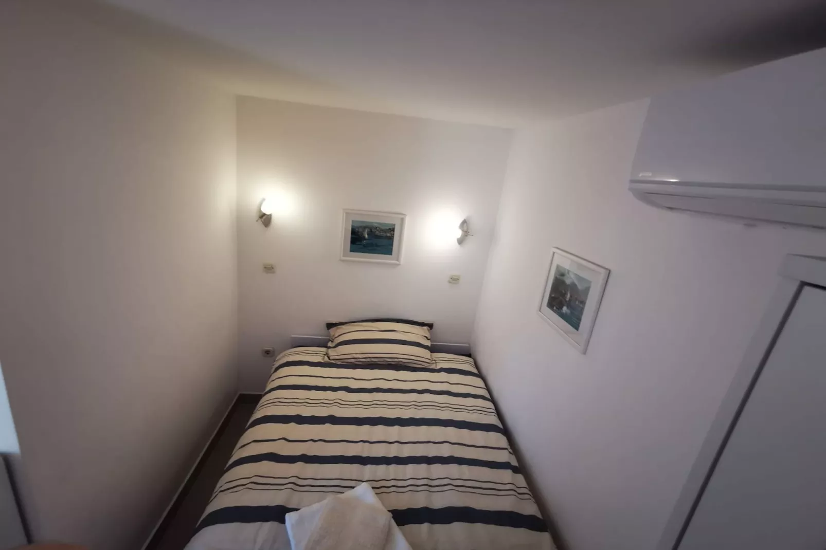 Sea View Holiday Home Umag - Three Bedroom Holiday Home-Bedroom