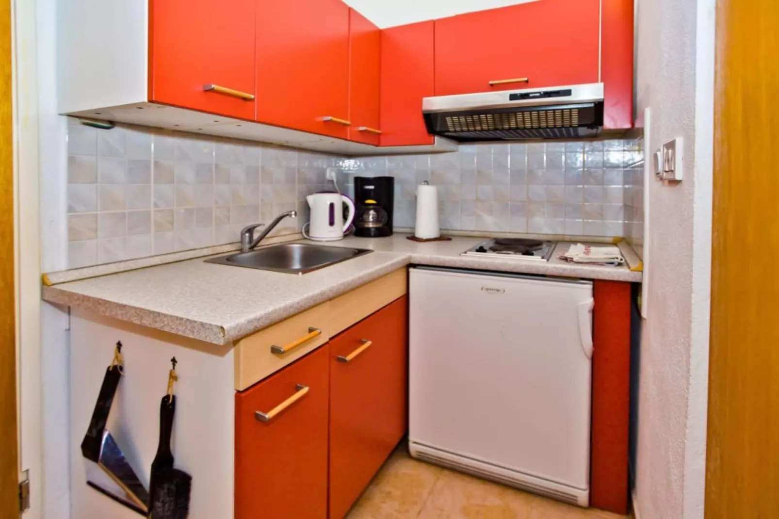 Charming and Sunny Hvar Apartments - One Bedroom Apartment with Balcony (owner 6)-Kitchen