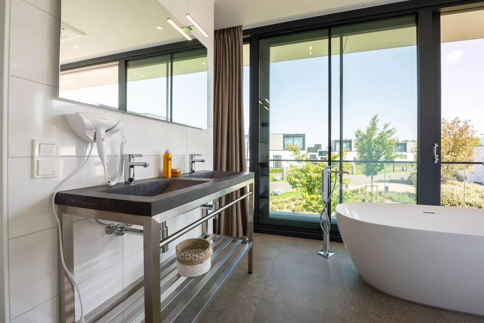 Harbour Village 5-Bathroom