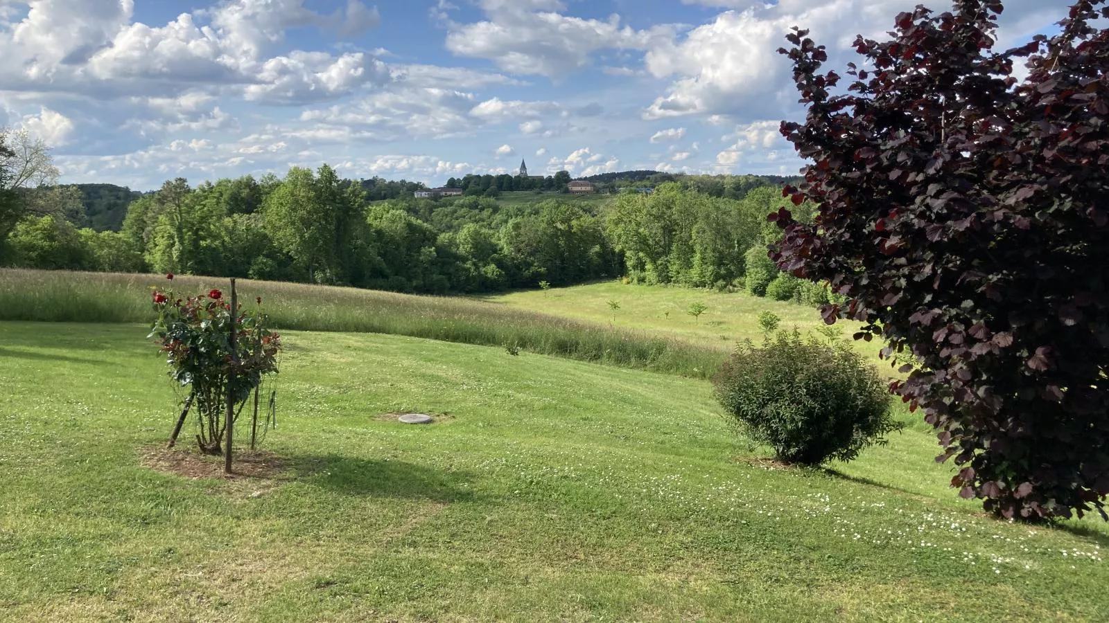 Maison des Yourtes-View summer