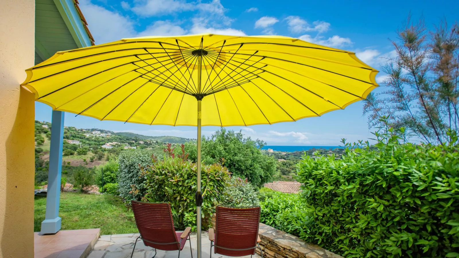 Les Collines-Gardens summer