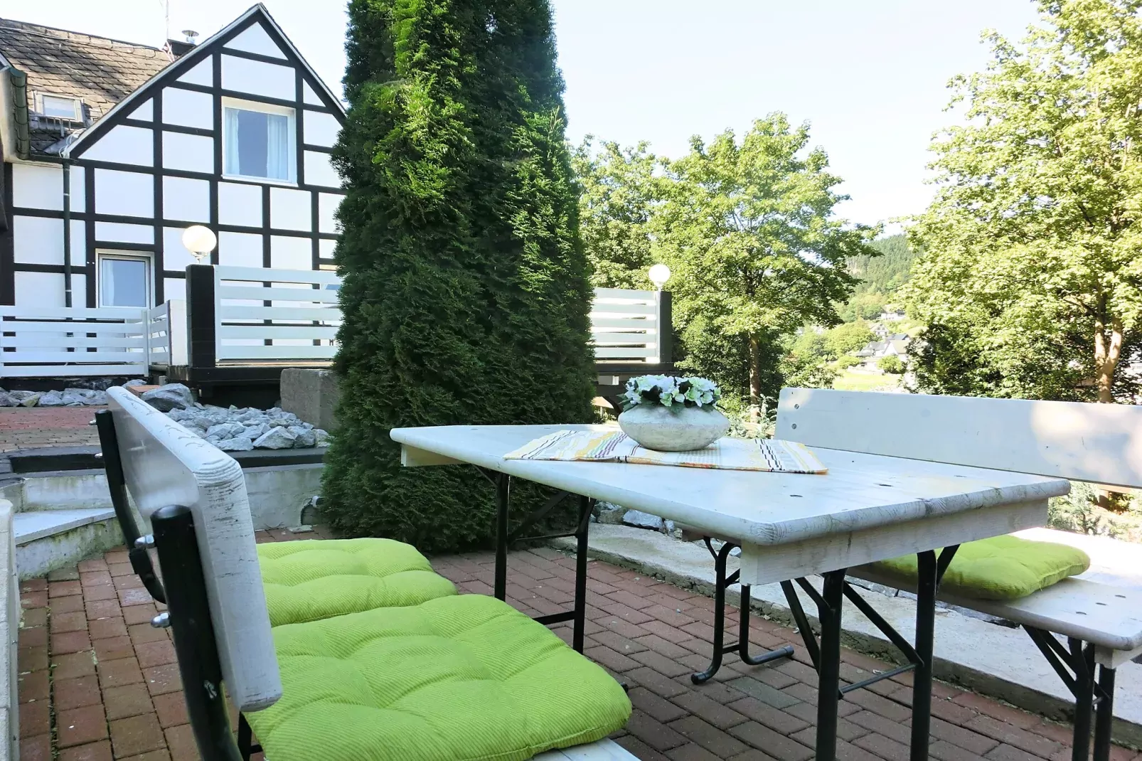 Oberkirchen-Terrasse/Balkon