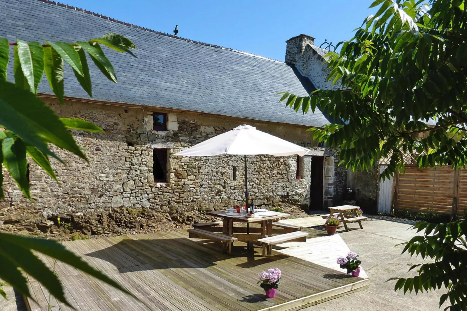 Semi-detached house, Saint-Lô-d'Ourville-Manoir-Terrace balcony