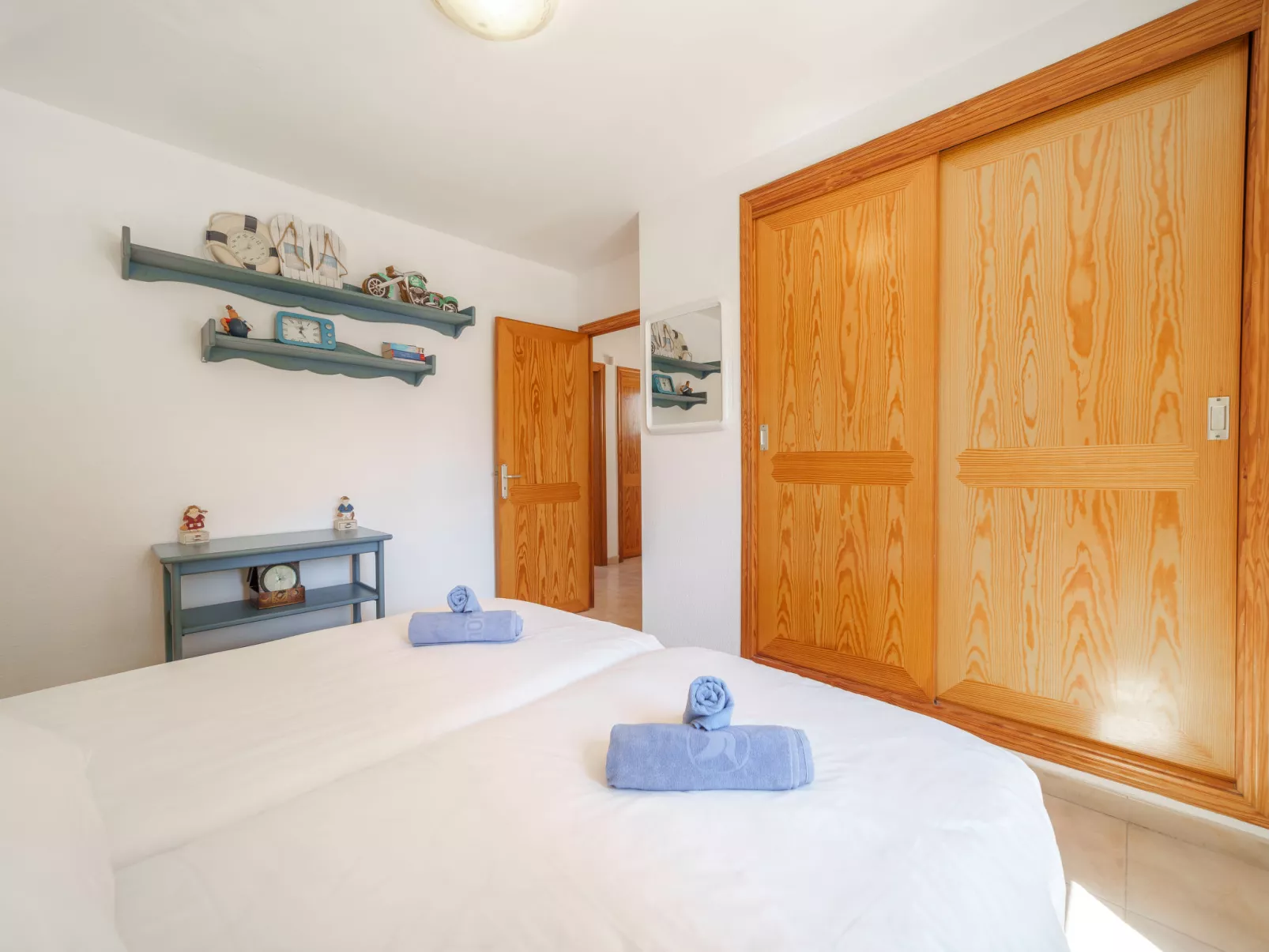Sunwing Beach-Inside