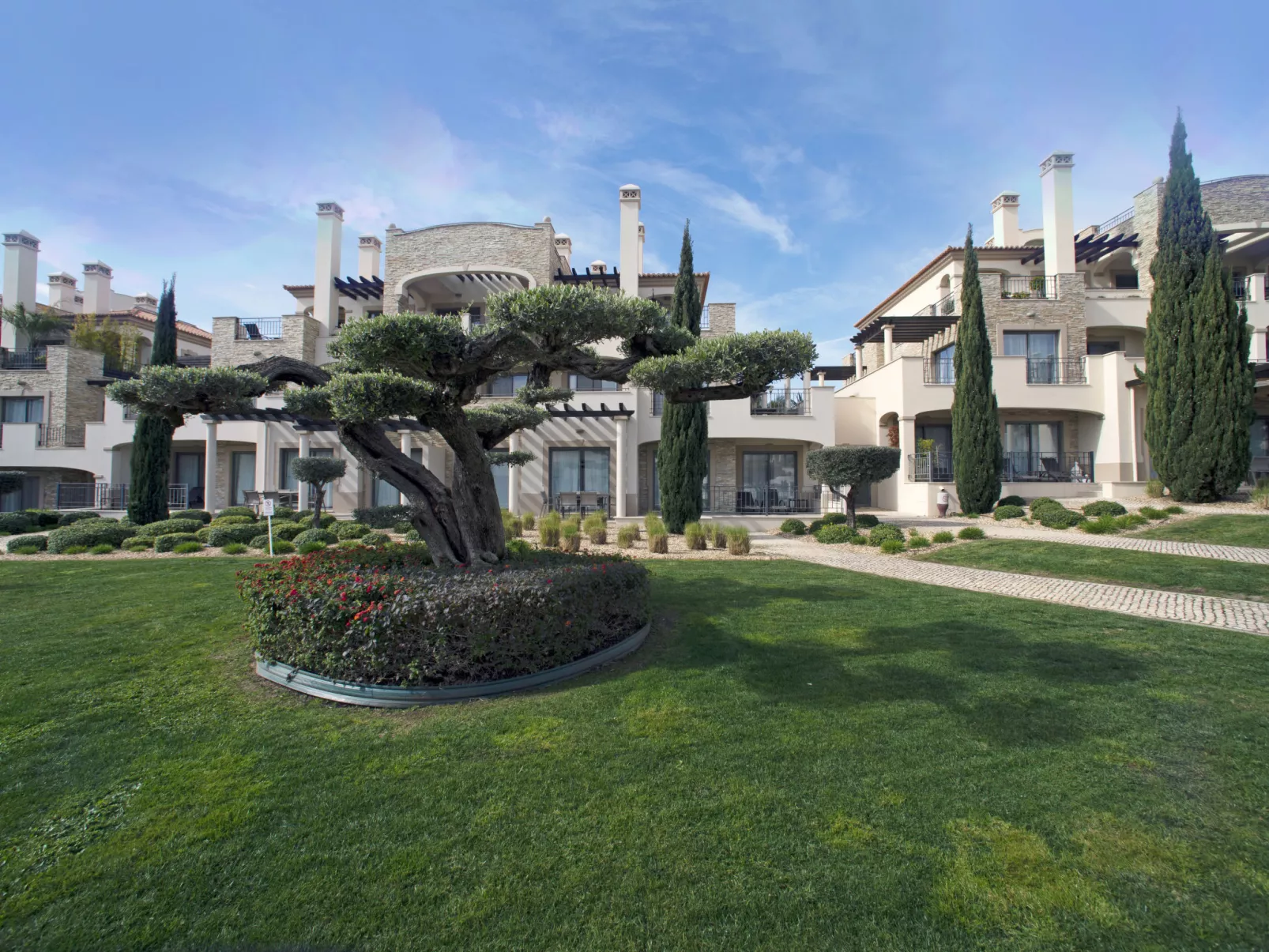 Pine Hills Turquesa-Outside