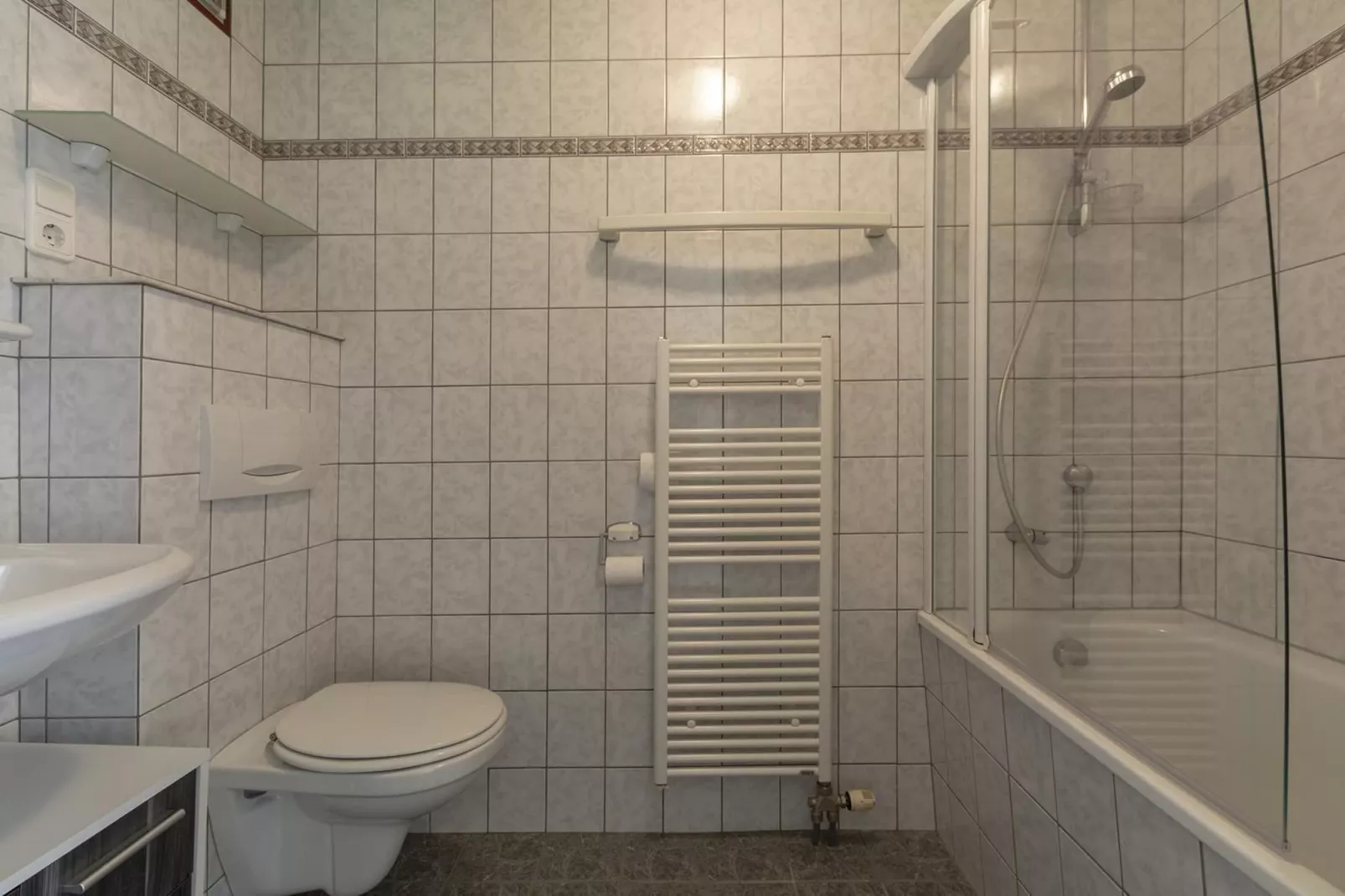 Eureka 78-Bathroom