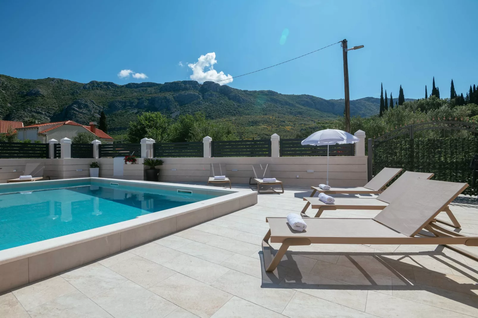 Apartments Azzurro- One Bedroom Apartment with Terrace and Hot Tub ( Azzurro II-gornji)-Piscine