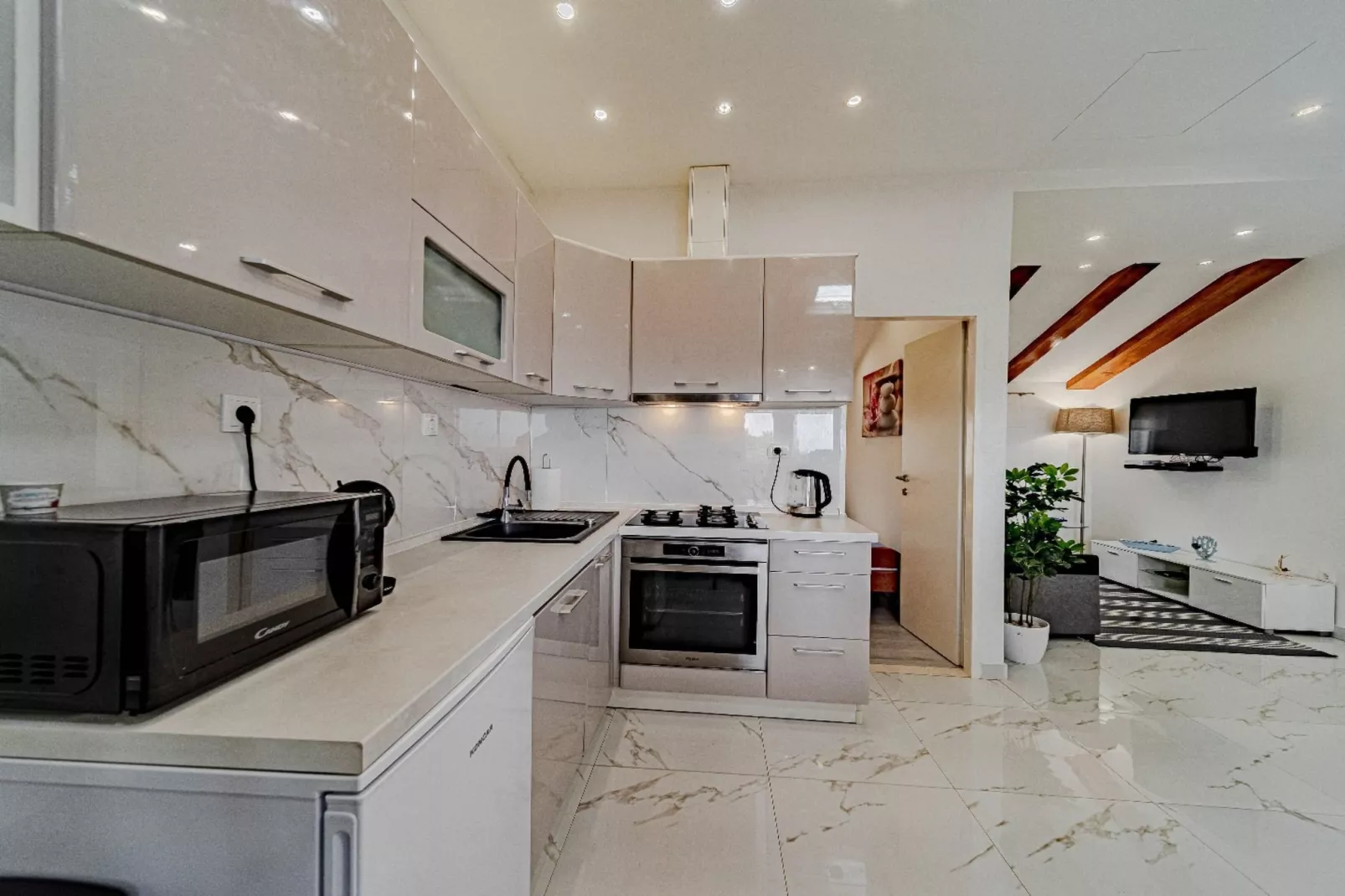 Stone House Blaca - Two Bedroom Stone House with Terrace and Sea View-Kitchen