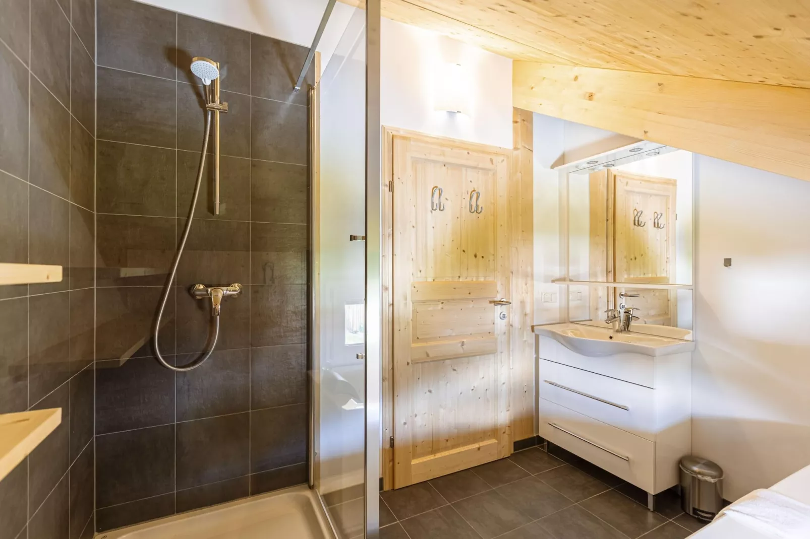 Kreischberg Chalets 50-Bathroom