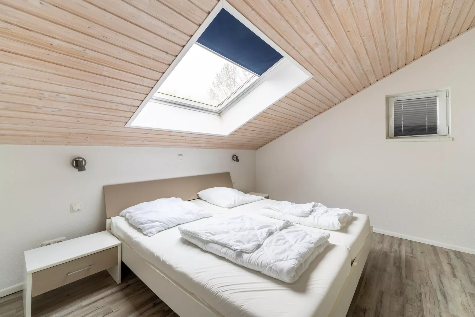 Kondor 253-Bedroom