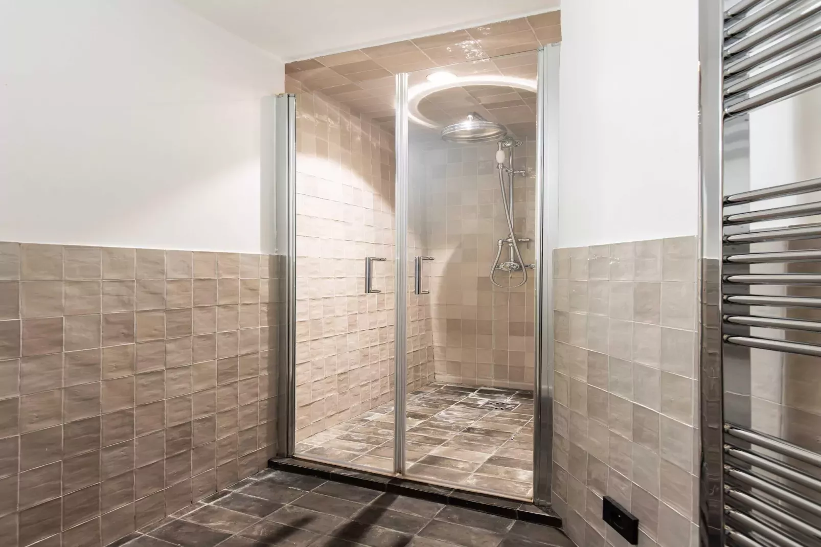 EC-2-COMMINES-Bathroom