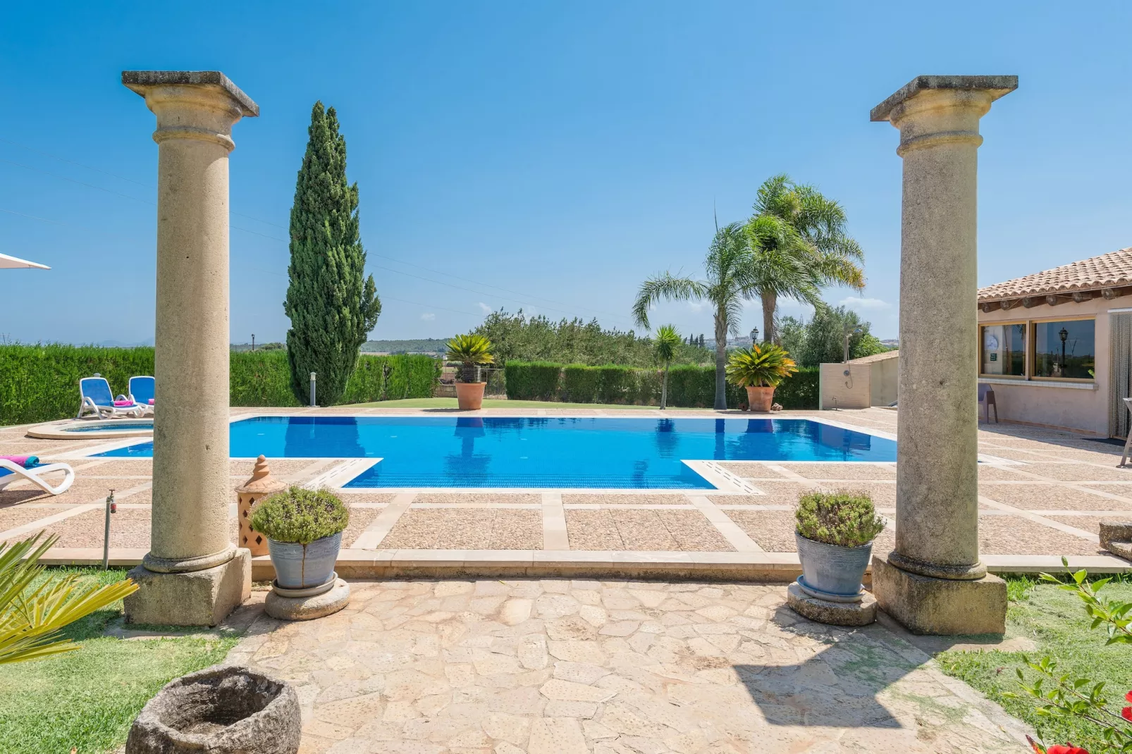 Can Colis-Pool