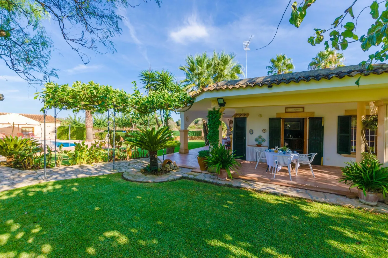 Santa Eulalia Petit-Außenbereich Sommer