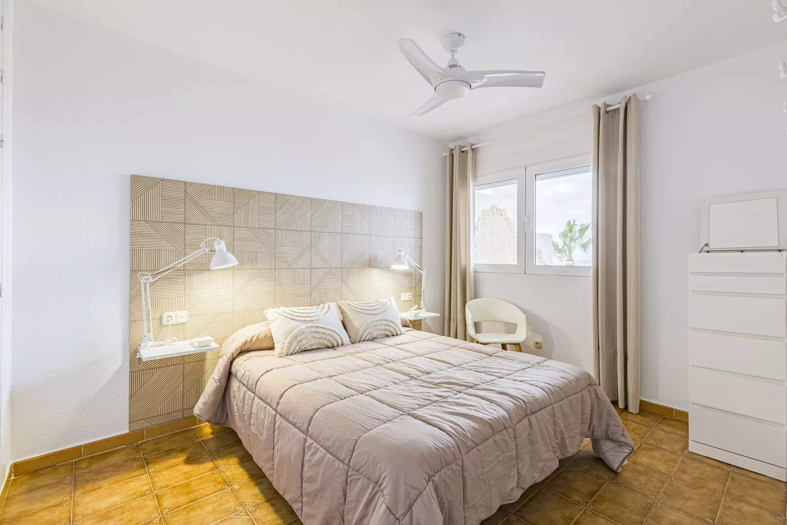 The Beach (villa Mar)-Image-tags.