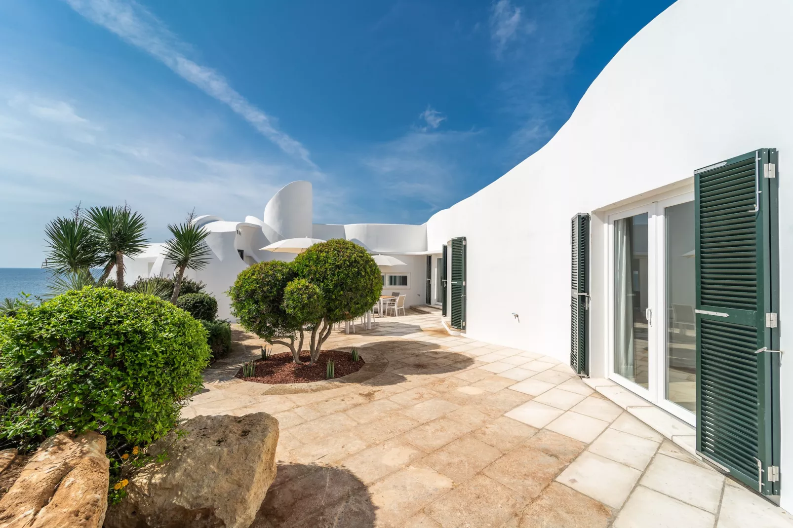 Villa Gaudina-Exterior summer