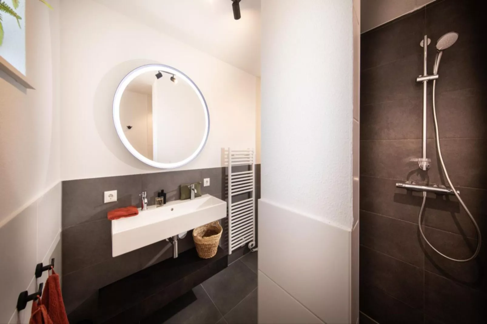 Wellness 12p-Bathroom