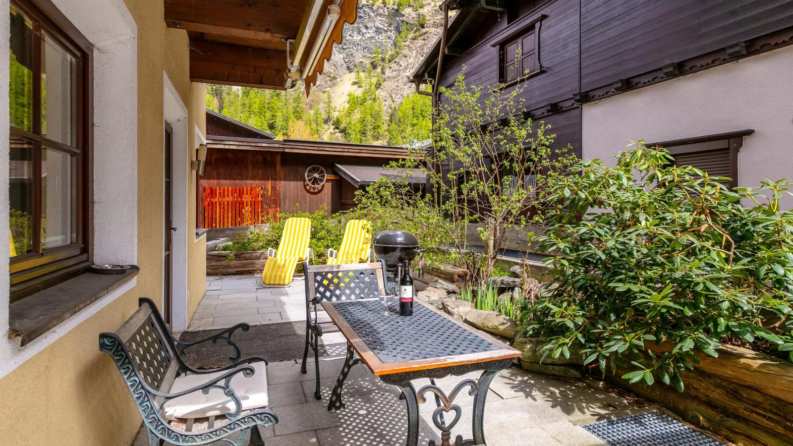 Schweizerhof Edelweiß-Terrace balcony