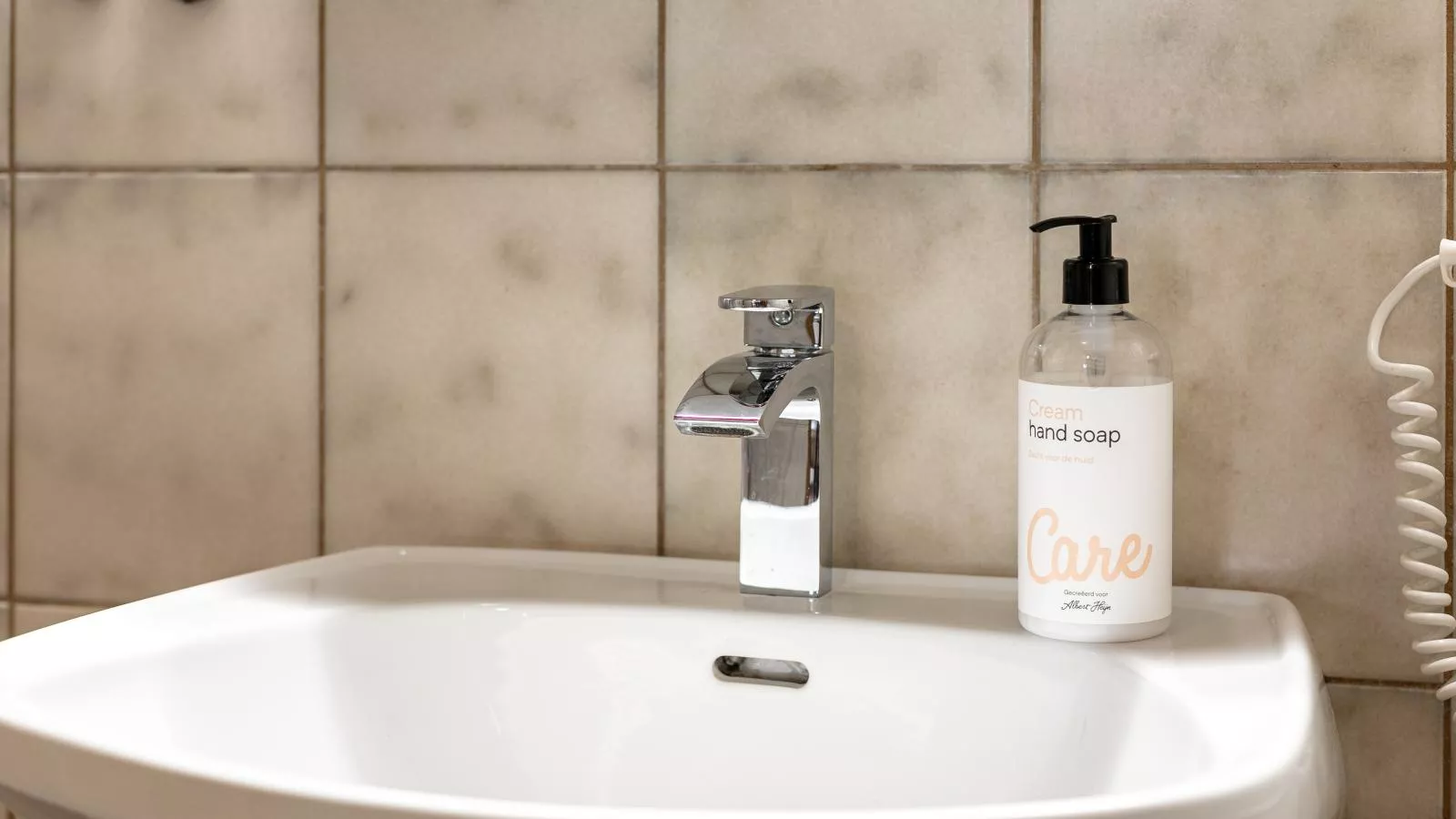 Schweizerhof Enzian-Bathroom