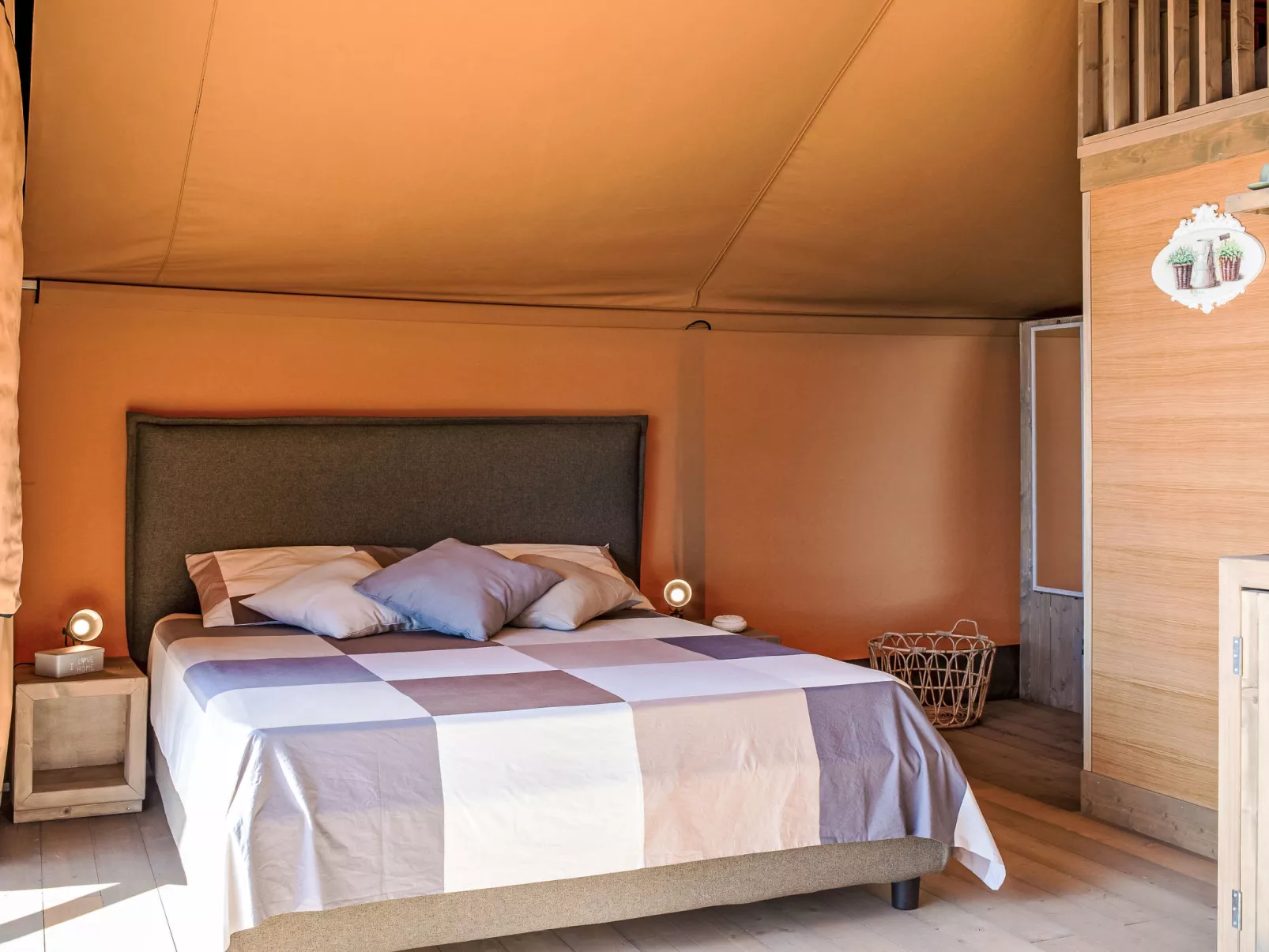 Glampingtent Minerva-Drinnen