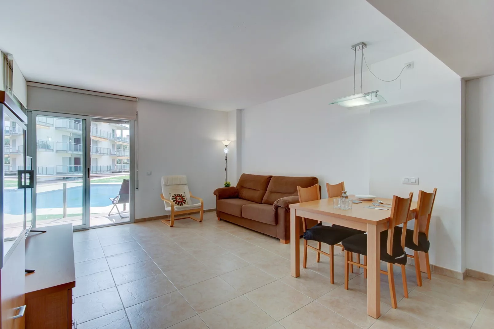 MARINES MESTRAL Bjs 8 Roses-Wohnzimmer