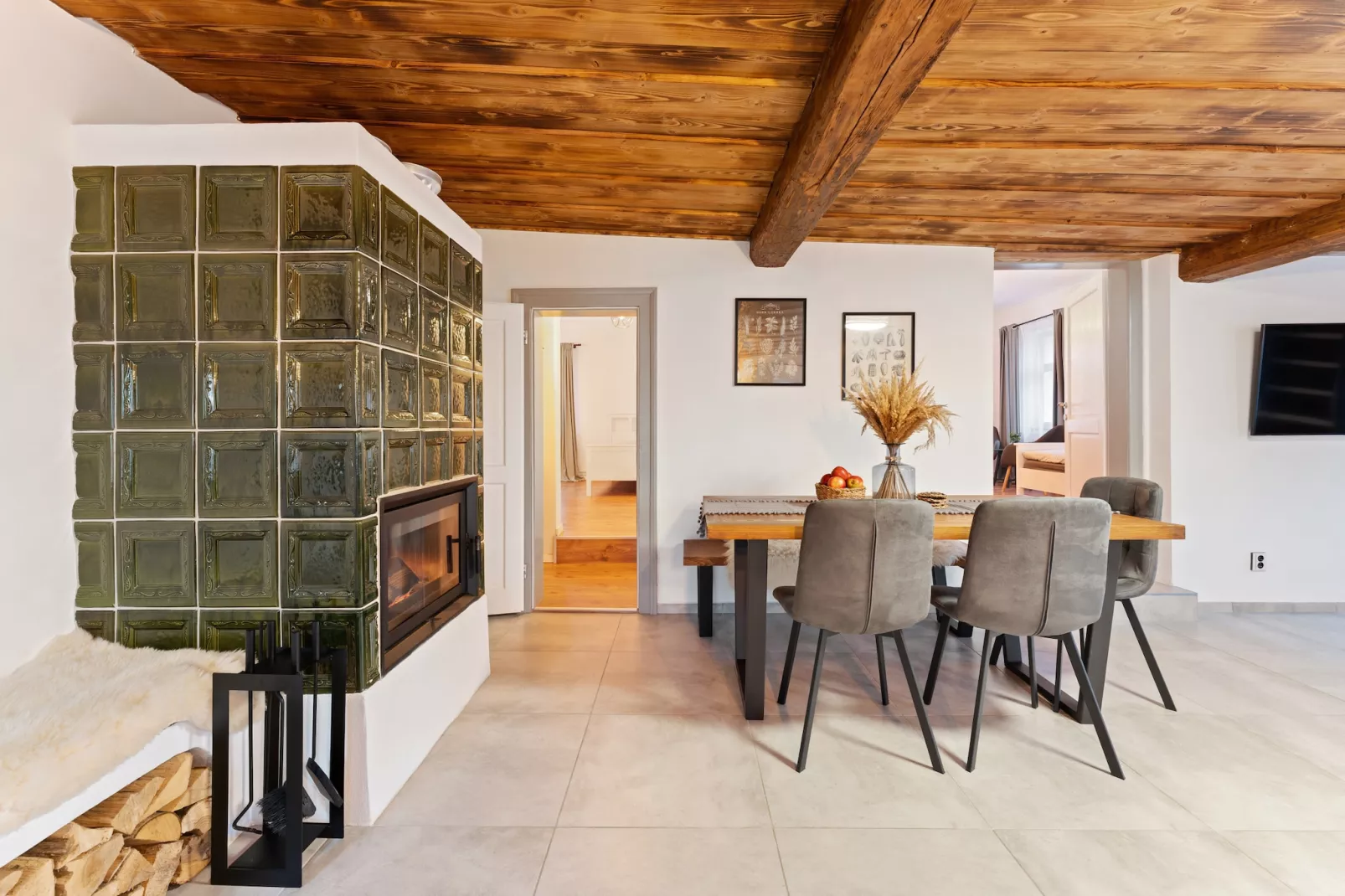 Dolni Branna KDB026-Dining room
