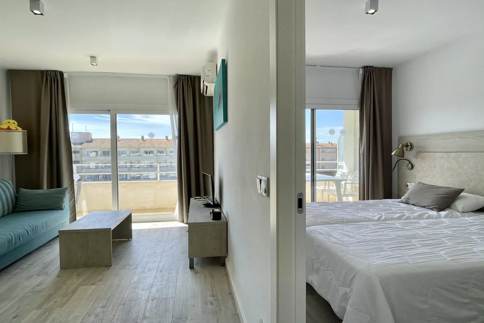 FESTASTAR 406-Bedroom