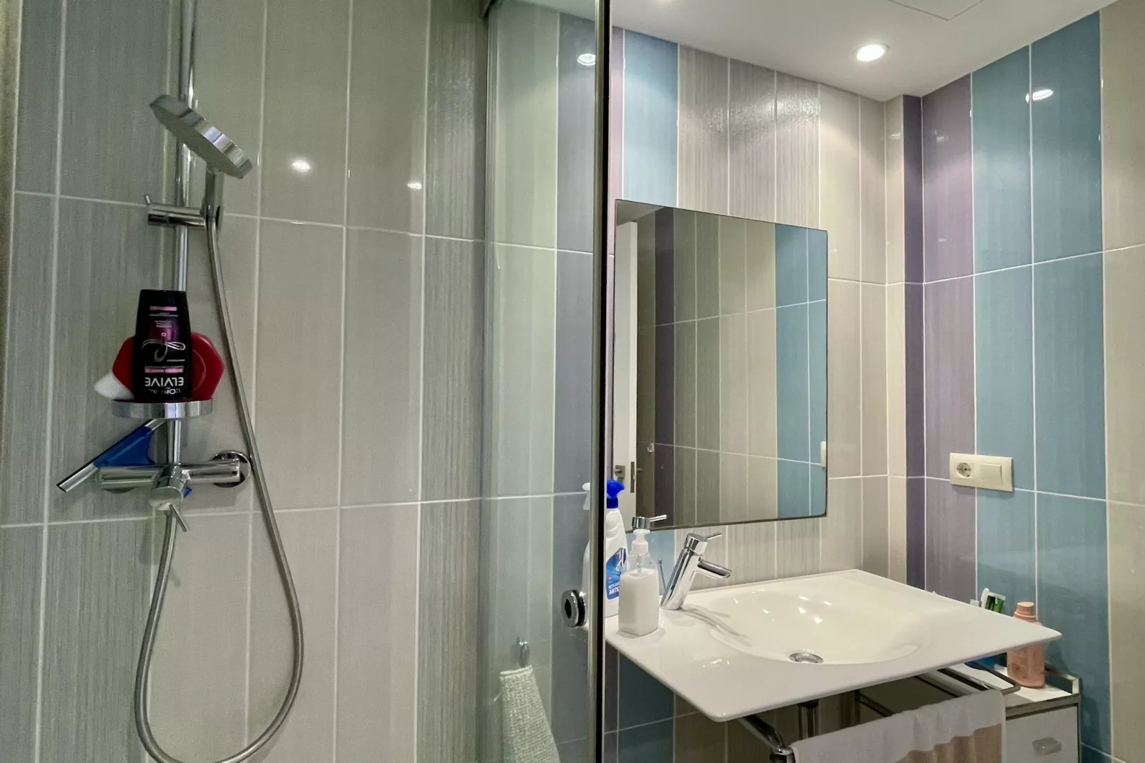 CATALONIA 1-5-Badezimmer