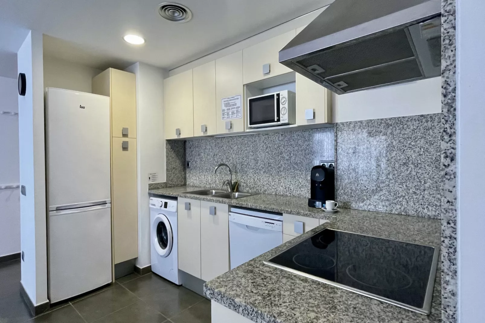 DARSENA B 1-2 - 2102-Kitchen