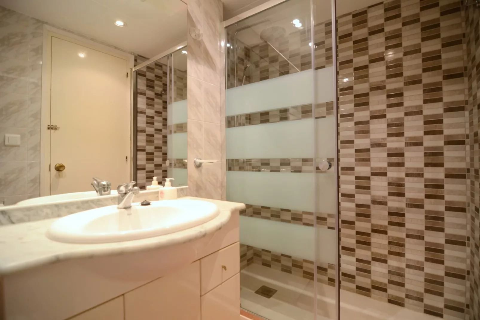 ROCAMAURA III BX-7-Salle de bain