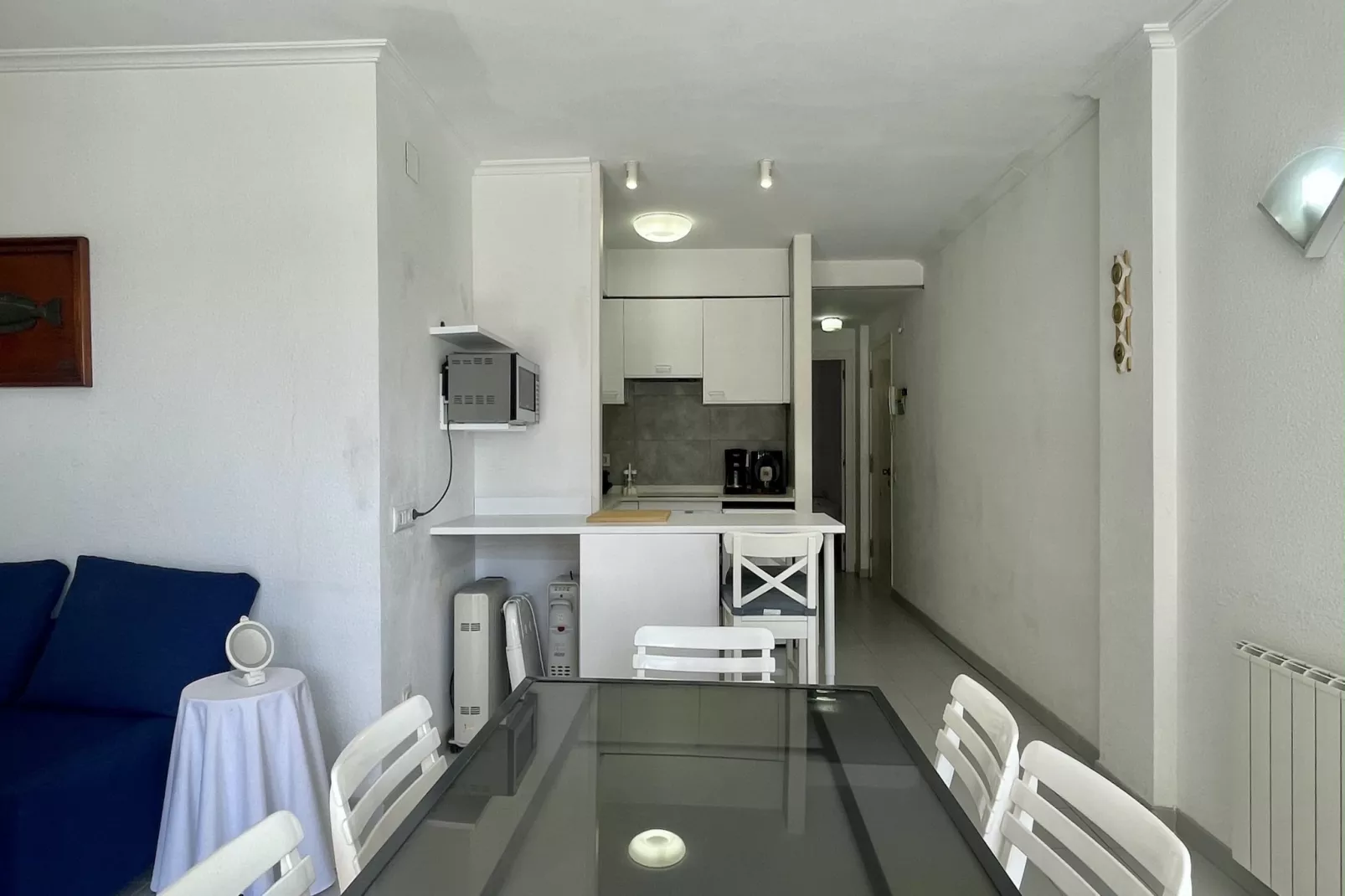 MANUREVA VIII BX-A-Dining room