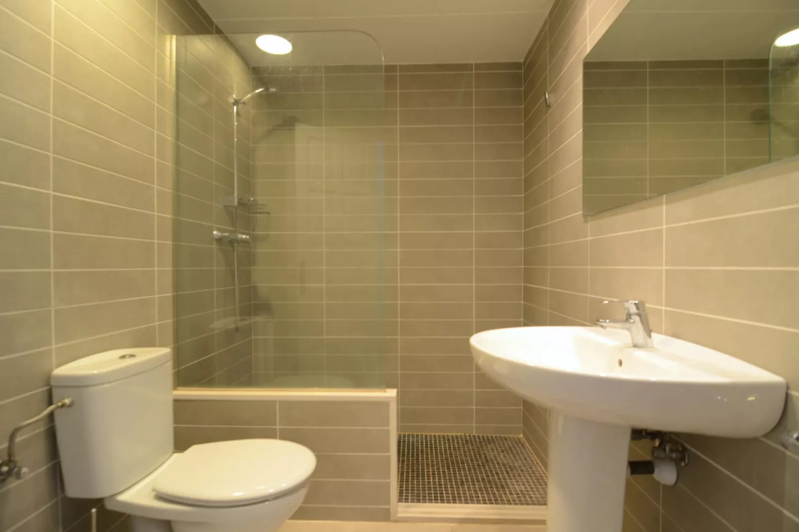 JADEMAR 048-B-Badezimmer