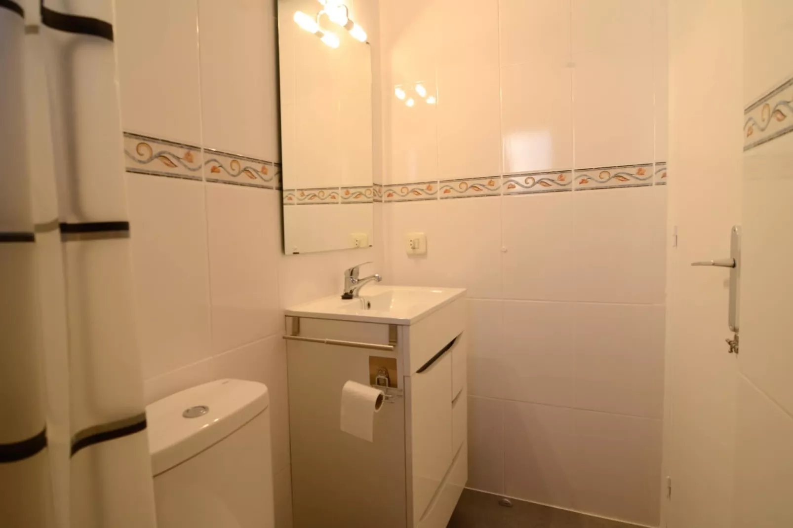 ELS PINS 3-F-Bathroom