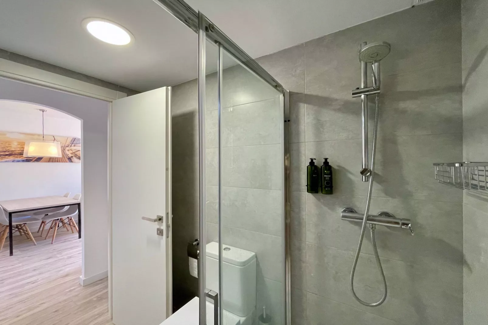 FESTASTAR 103-Bathroom