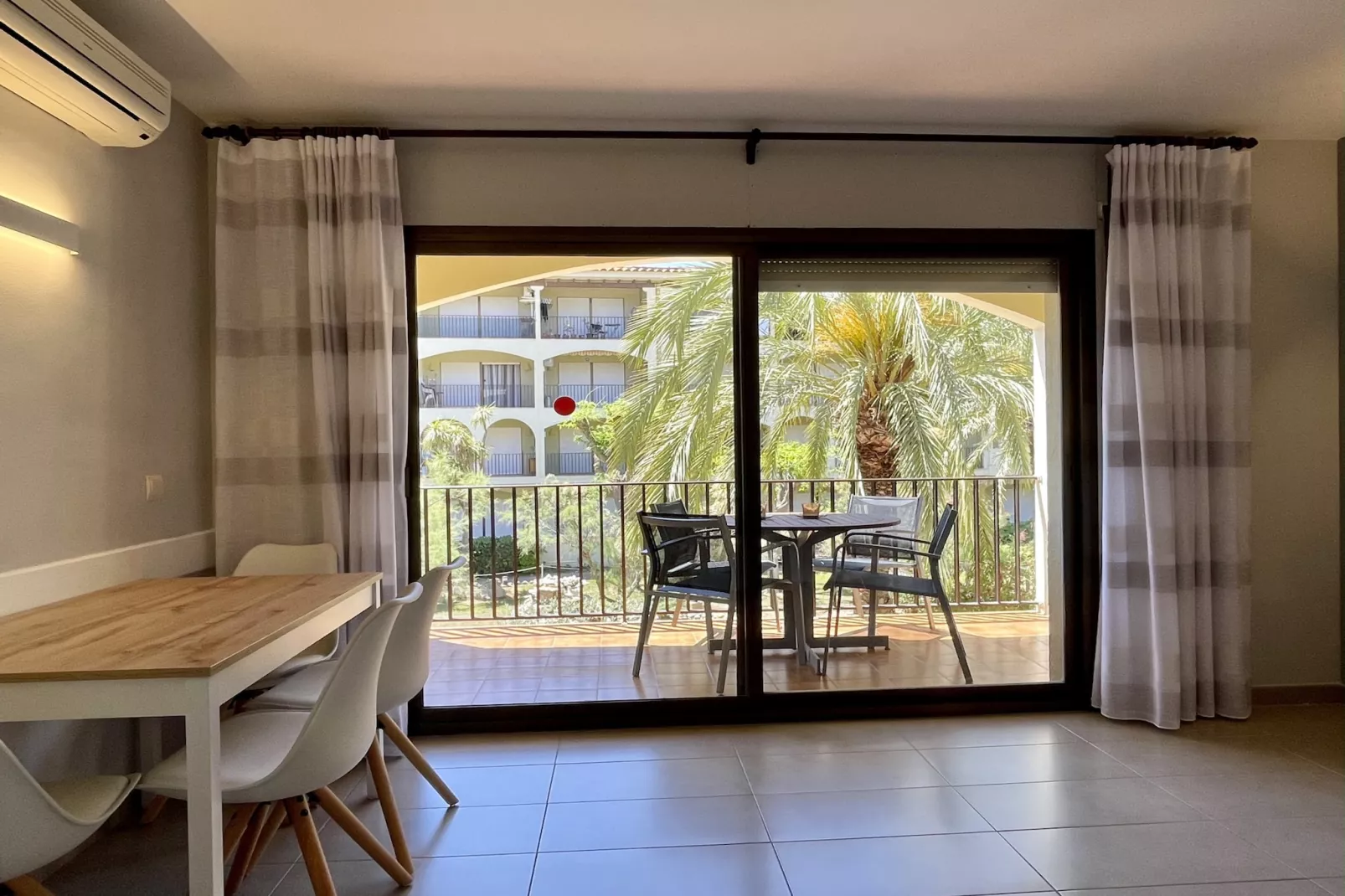 JADEMAR 010-A-Terrassenbalkon