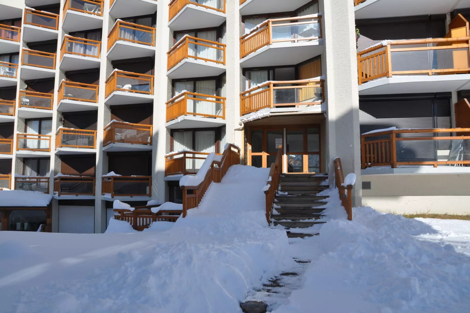 3300 N°20 - 2P6-Outdoor