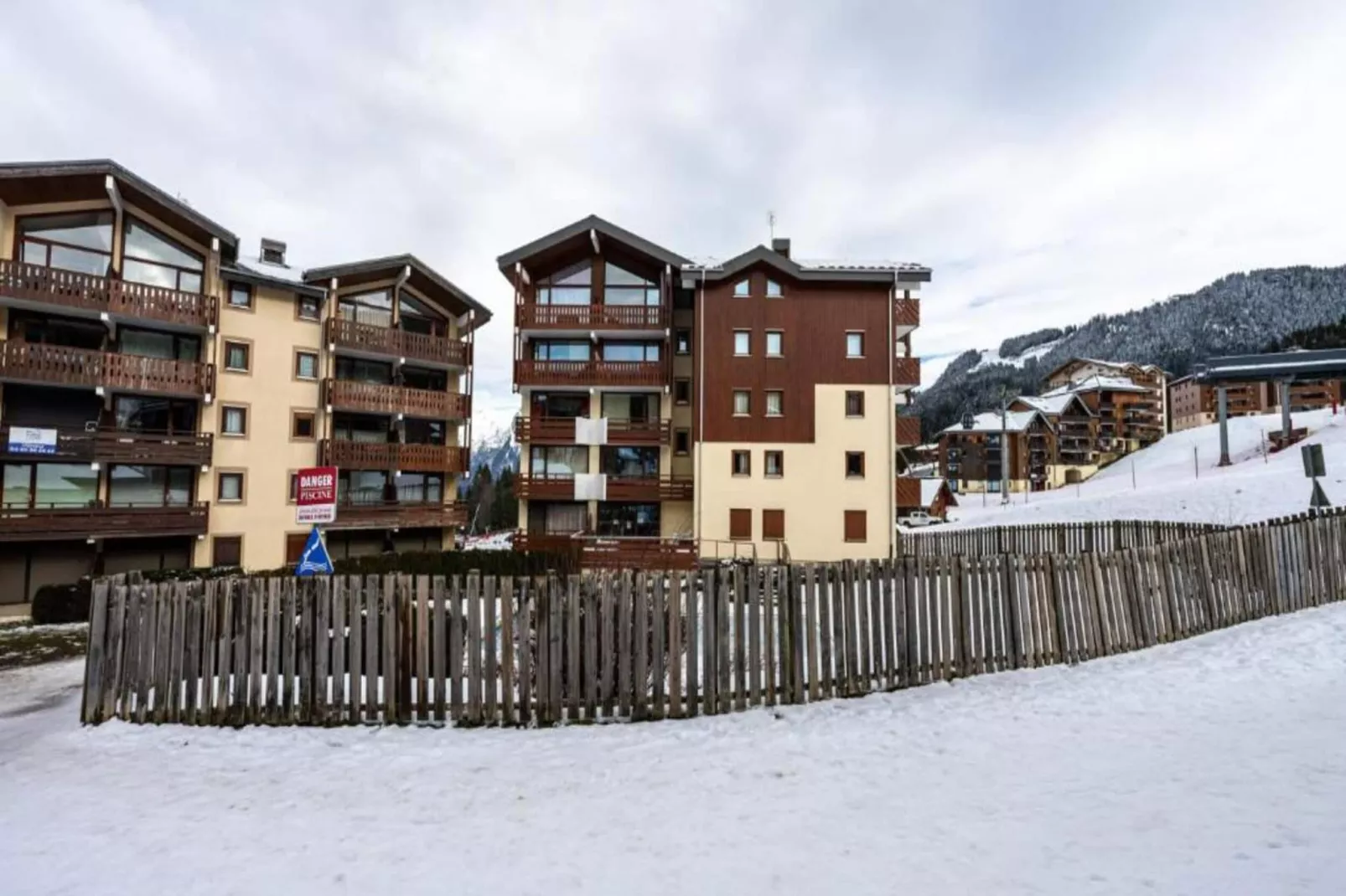 LE CHAMOIS N°15 - 3P6-Area winter 1km