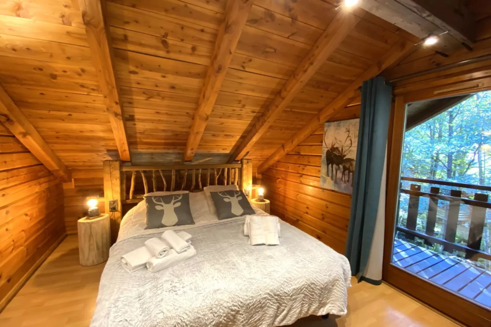 LE RENNE  Chalet en bois au calme avec SPA Jacuzzi-Chambre
