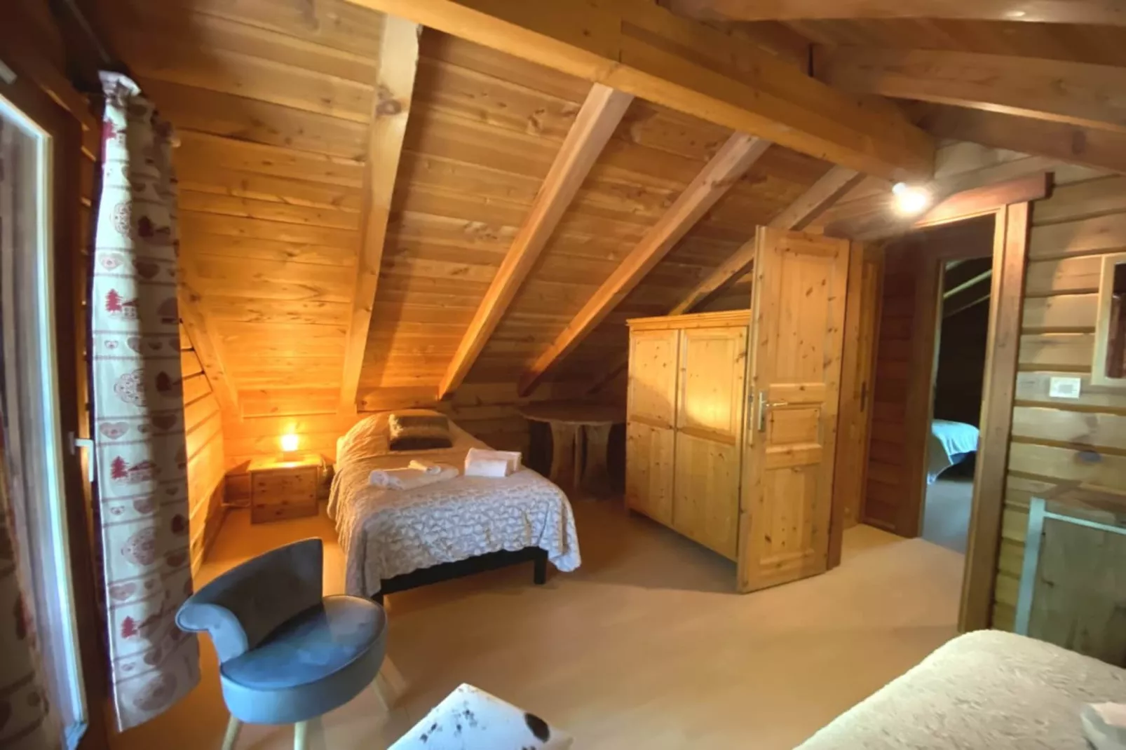 LE MONTAGNARD Chalet en bois-Bedroom