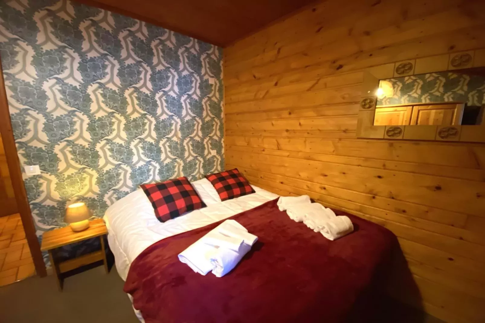 LE TRAPPEUR  Chalet en bois vue montagne-Bedroom